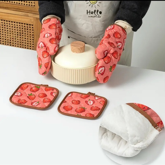 Handmade Other - Strawberry Print Oven Mittens and Pot Holder Set 2 Pieces